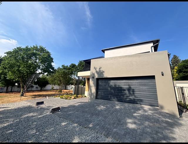 4 BEDROOM CLUSTER FOR SALE IN EDENBURG